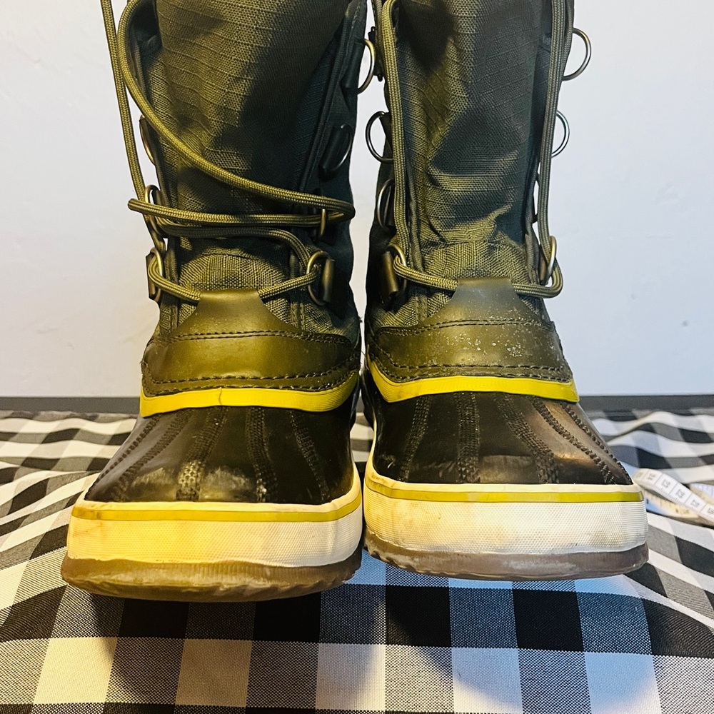 Sorel Black and Yellow Winter Boots